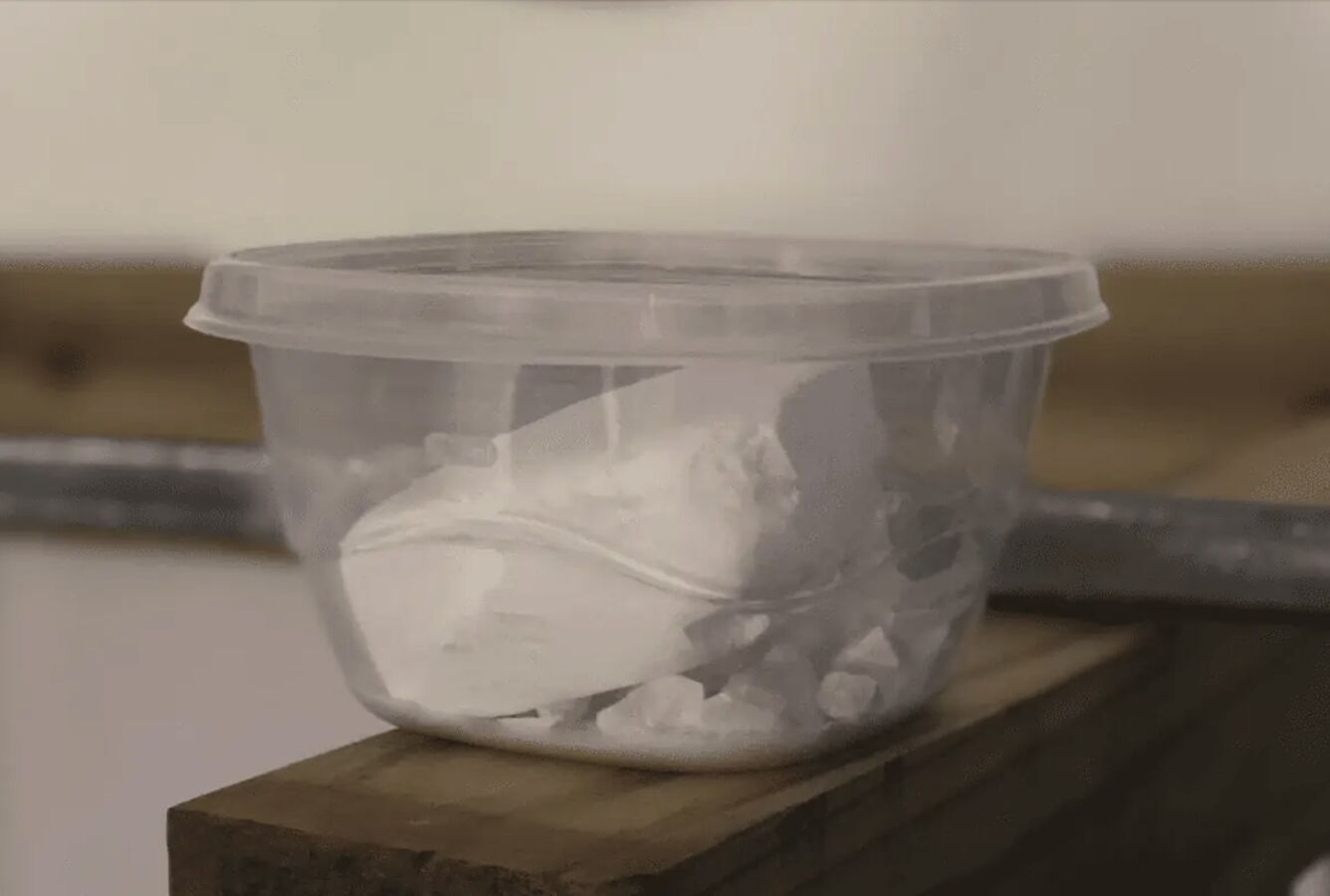 Tupperware container leaking chalk